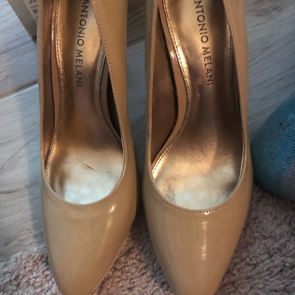 Antonio melani patent leather tan heels